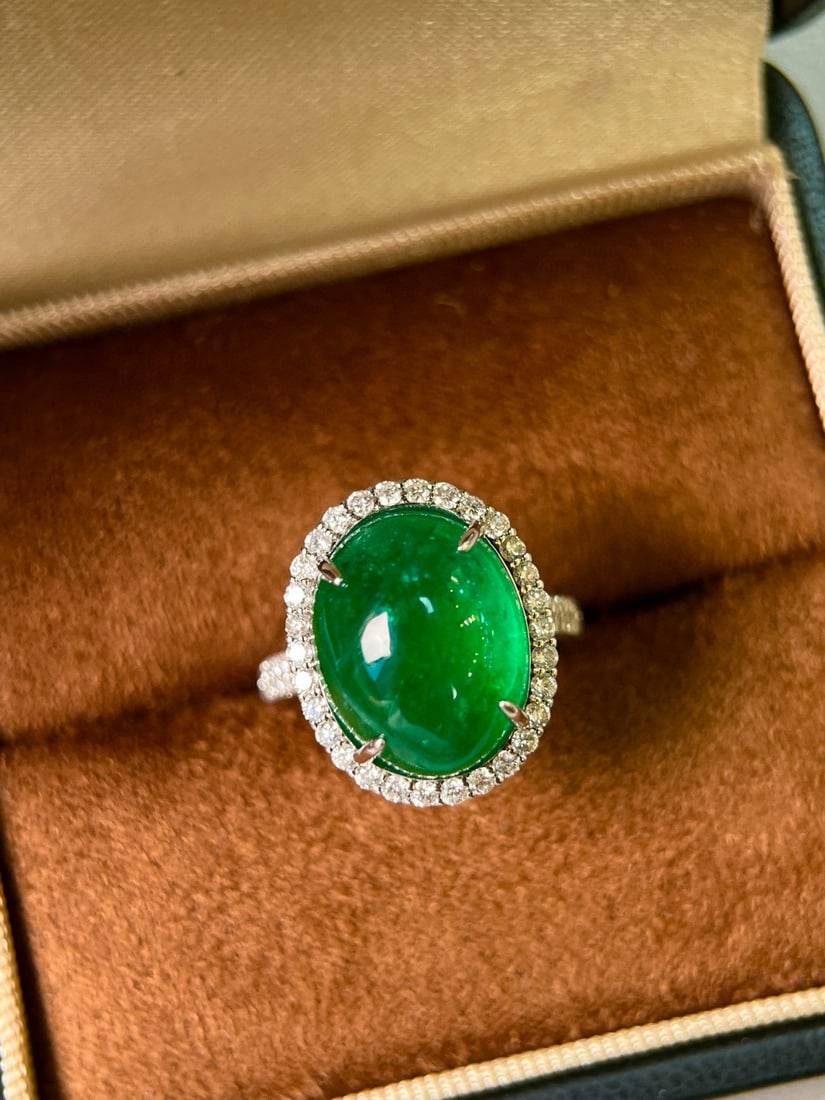 14k Gold 10.80 Ctw Vivid Green Natural Emerald & Diamond Ring/pendant( Without Chain ): Ref:231082293 // gold content:14k gold // ring size:7. 25us // // main gemstone:emerald // shape:oval // carat weight:10. 08ct // color:vivid green // treatment:natural // // adjacent gemstone 2 : dia