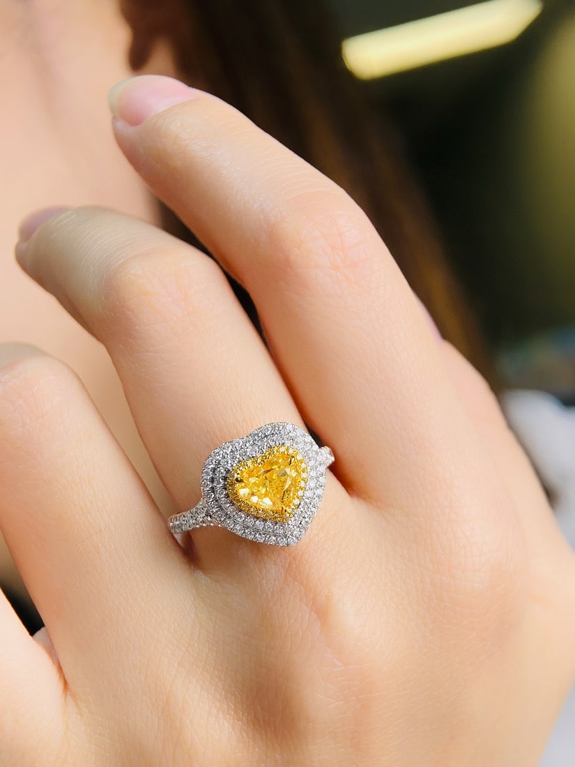 Gia Certified 14k Gold 1.52 Ctw Natural Yellow Diamond & Diamond Ring: Ref:231082312 // gold content:14k gold // ring size:7. 25us // // main gemstone:yellow diamond // certified:gia // shape:heart // carat weight:1. 00ct // clarity grade:vs2 // color:yellow //
