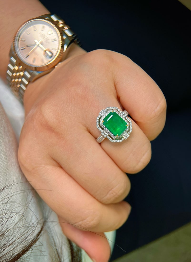 14k Gold 3.81 Ctw Vivid Green Natural Emerald & Diamond Ring - 6