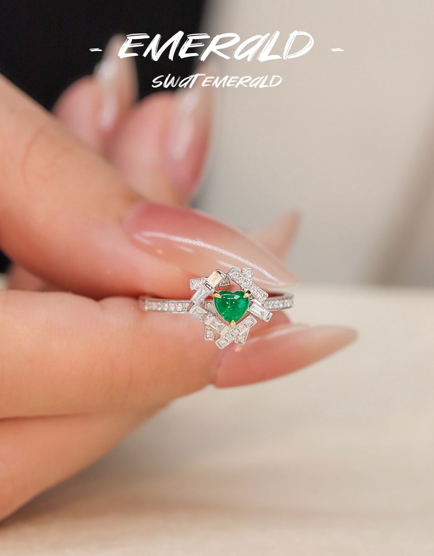 14k Gold 0.55 Ctw Vivid Green Natural Emerald & Diamond Ring - 4