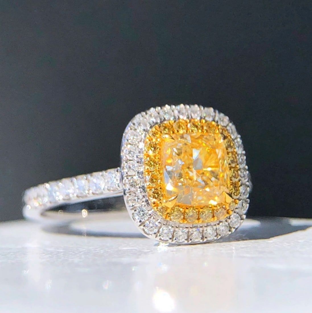 14k Gold 1.00 Ct Natural Yellow Diamond & Diamond Ring - 2