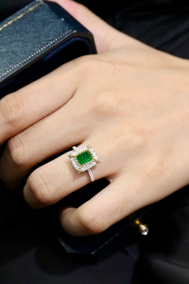 14k Gold 1.14 Ctw Vivid Green Natural Emerald & Diamond Ring - 6