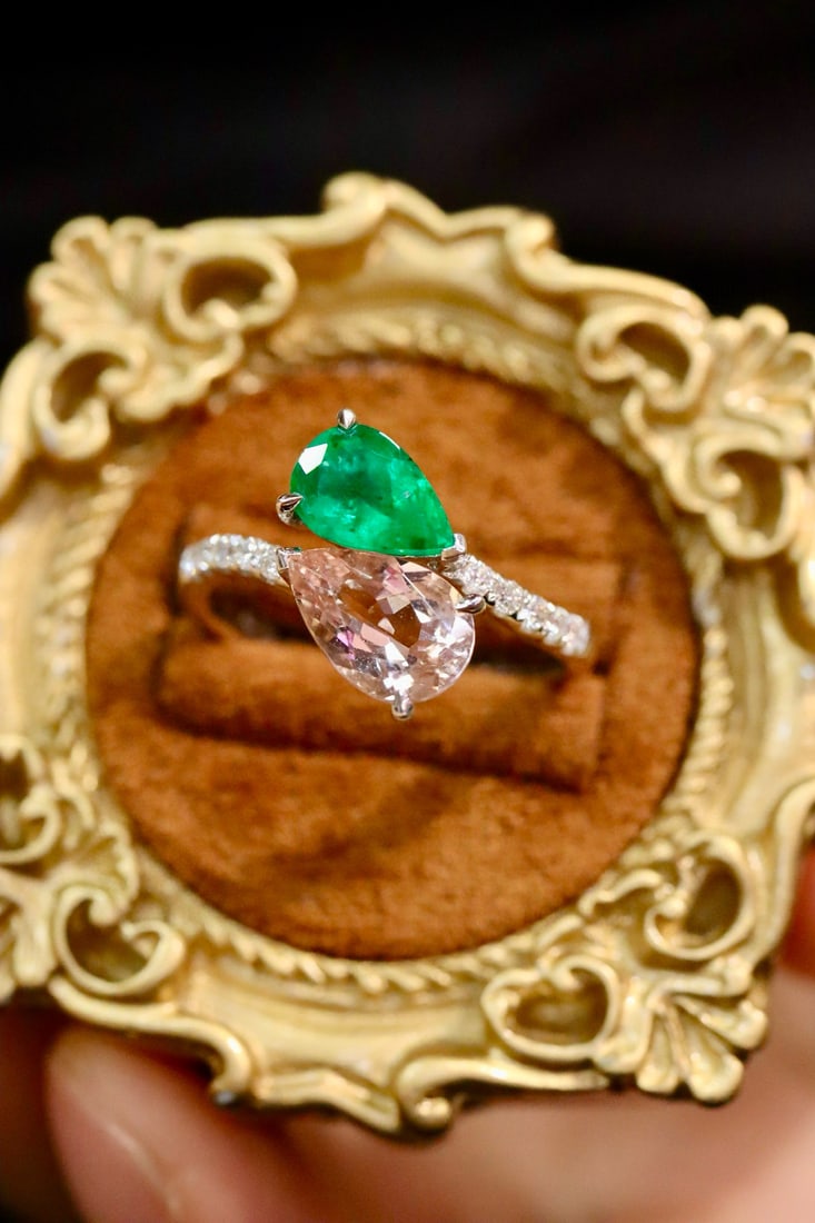 14k Gold 2.08 Ctw Natural Morganite & Emerald Ring: Ref:231082337 // gold content:14k gold // ring size:7. 25us // // main gemstone:morganite // shape:pear // carat weight:1. 29ct // color:pink // treatment:natural // // adjacent gemstone 2 : emerald