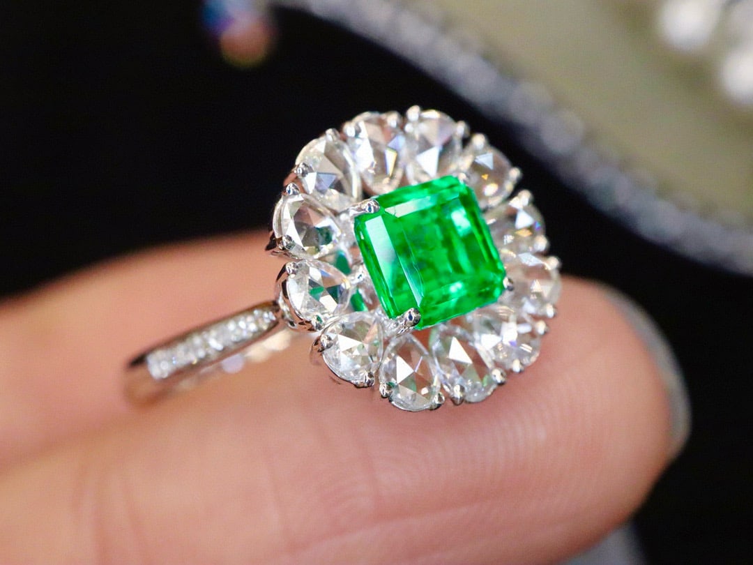 14k Gold 1.52 Ctw Vivid Green Natural Emerald & Diamond Ring - 2