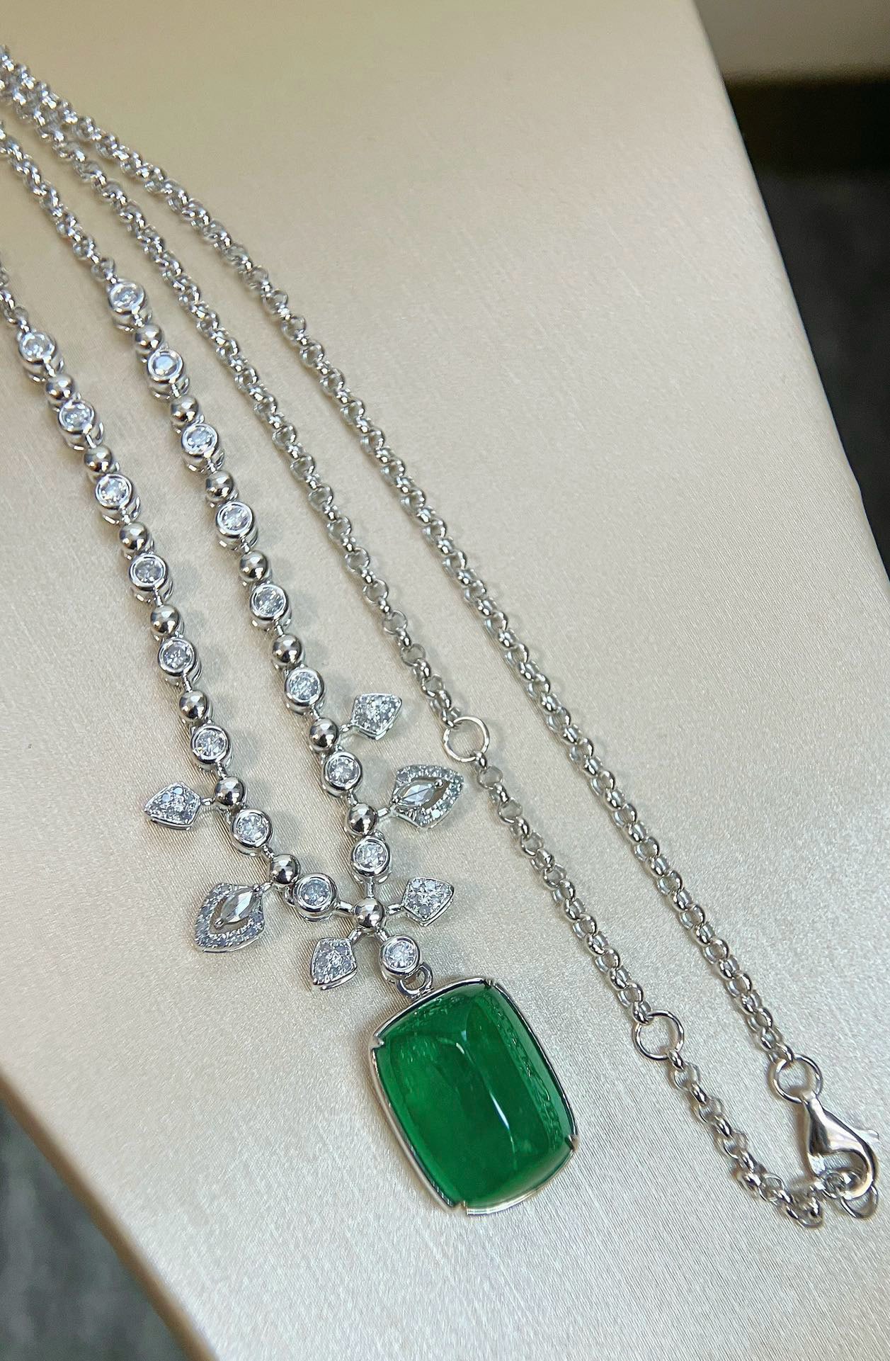 14k Gold 10.36 Ctw Vivid Green Natural Emerald & Diamond Necklace - 7