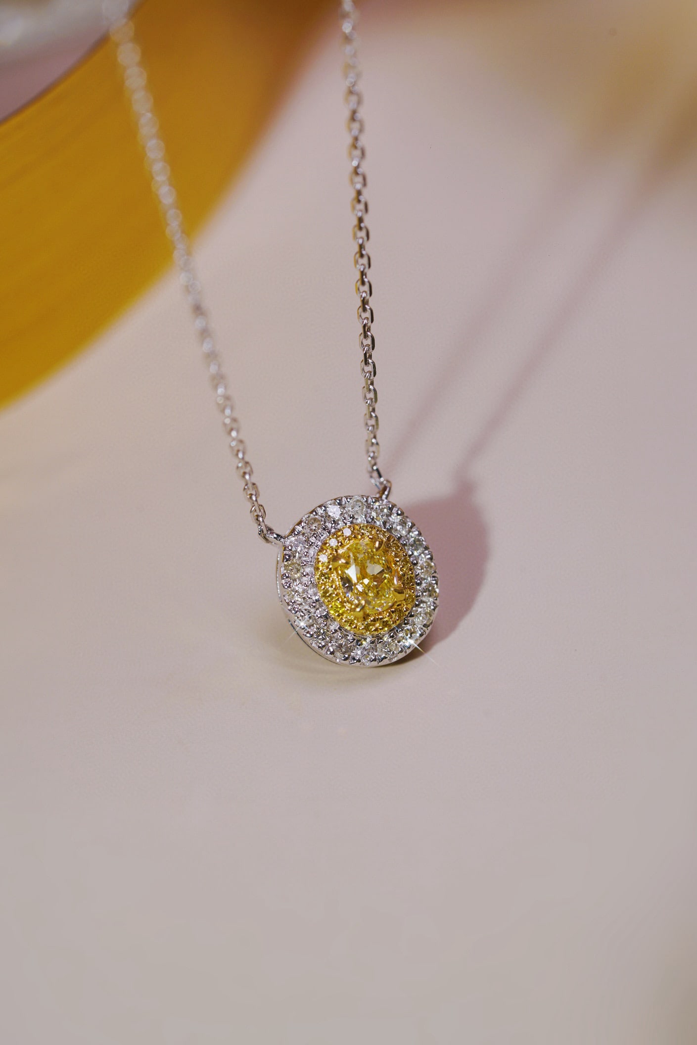 14k Gold 0.40 Ct Natural Color Diamond Necklace: Ref:231082362 // gold content:14k gold // main gemstone:diamond // shape:multiple // carat weight:0. 40ct // clarity grade:vs-si // color:color // treatment:natural // Low Estimate: 3700 Condition: