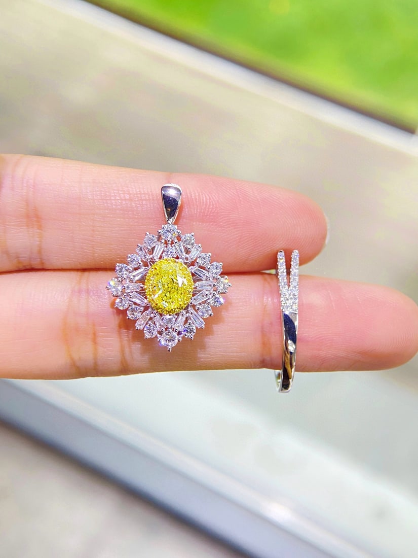 Gia Certified 14k Gold 2.33 Ctw Natural Yellow Diamond & Diamond Ring/pendant( Without Chain ): Ref:231082364 // gold content:14k gold // ring size:7. 25us // // main gemstone:yellow diamond // certified:gia // shape:oval // carat weight:1. 00ct // clarity grade:vs2 // color:yellow //