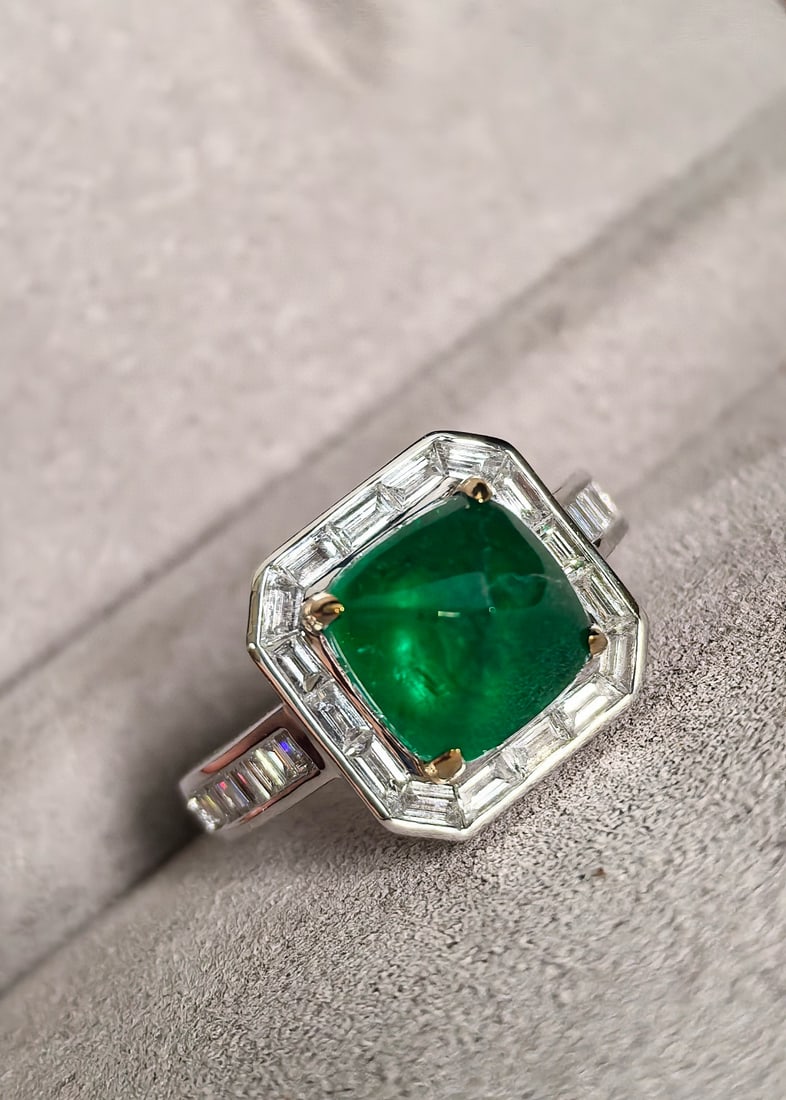 14k Gold 4.58 Ctw Vivid Green Natural Emerald & Diamond Ring - 3