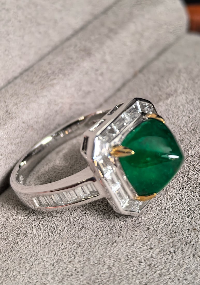 14k Gold 4.58 Ctw Vivid Green Natural Emerald & Diamond Ring - 4