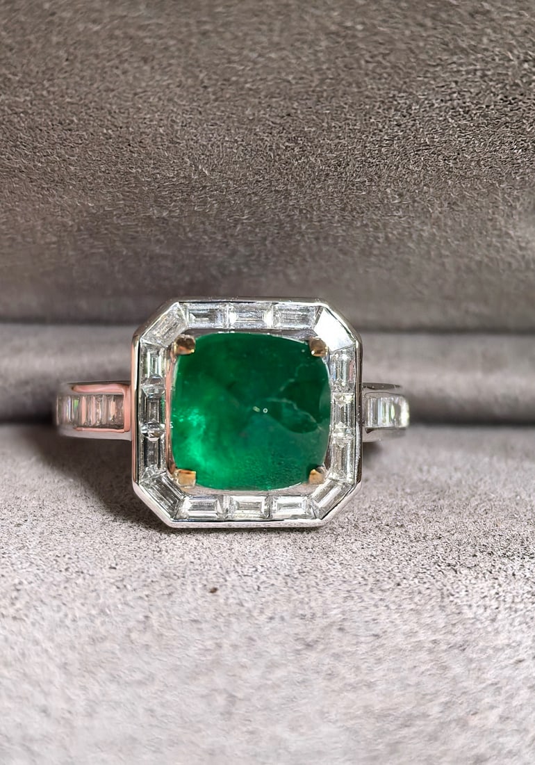 14k Gold 4.58 Ctw Vivid Green Natural Emerald & Diamond Ring - 5