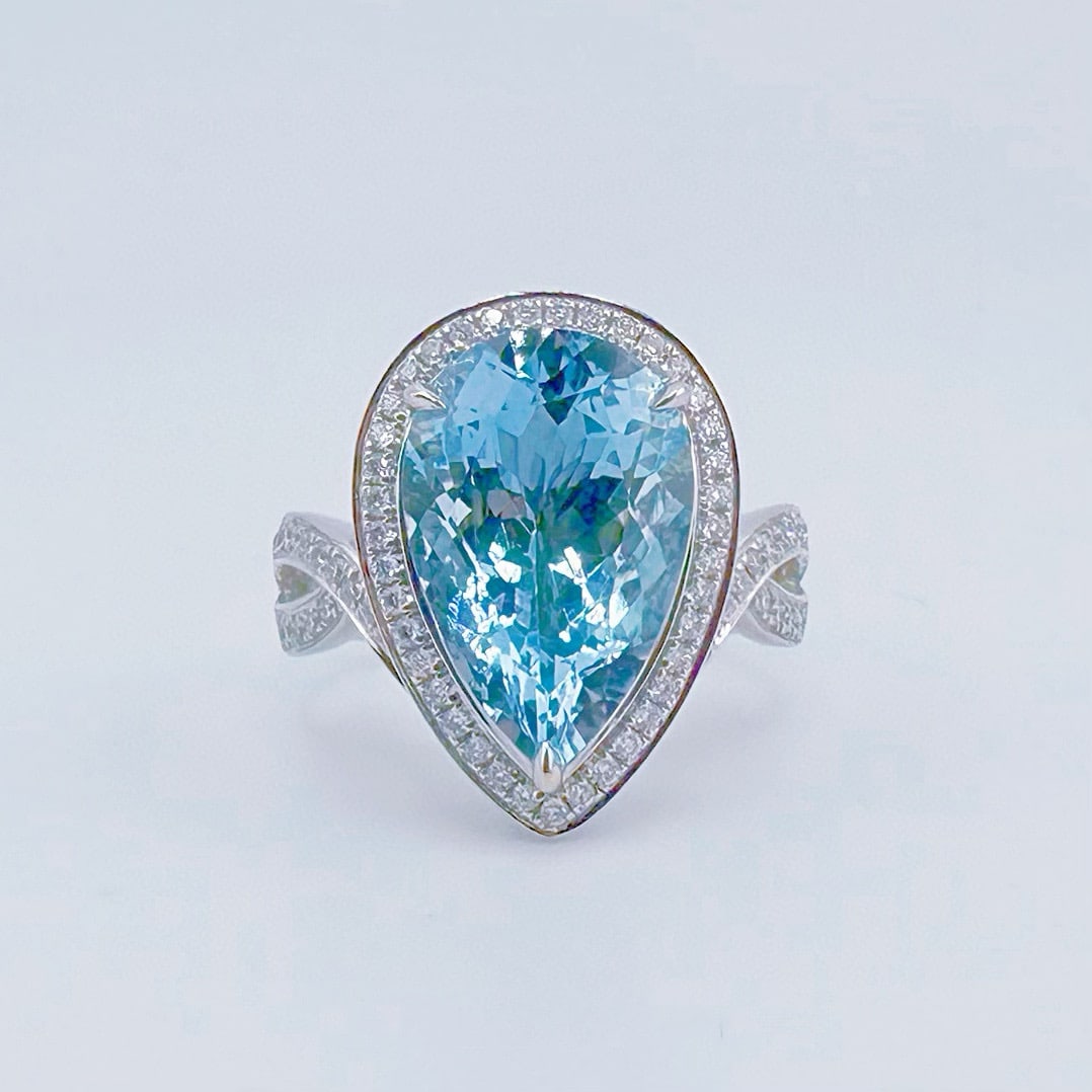 14k Gold 5.66 Ctw Natural Aquamarine & Diamond Ring: Ref:231082387 // gold content:14k gold // ring size:7. 25us // // main gemstone:aquamarine // shape:pear // carat weight:5. 29ct // color:santa maria color // treatment:natural // // adjacent