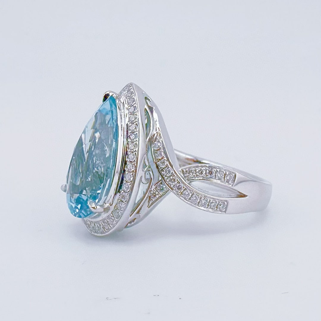 14k Gold 5.66 Ctw Natural Aquamarine & Diamond Ring - 3