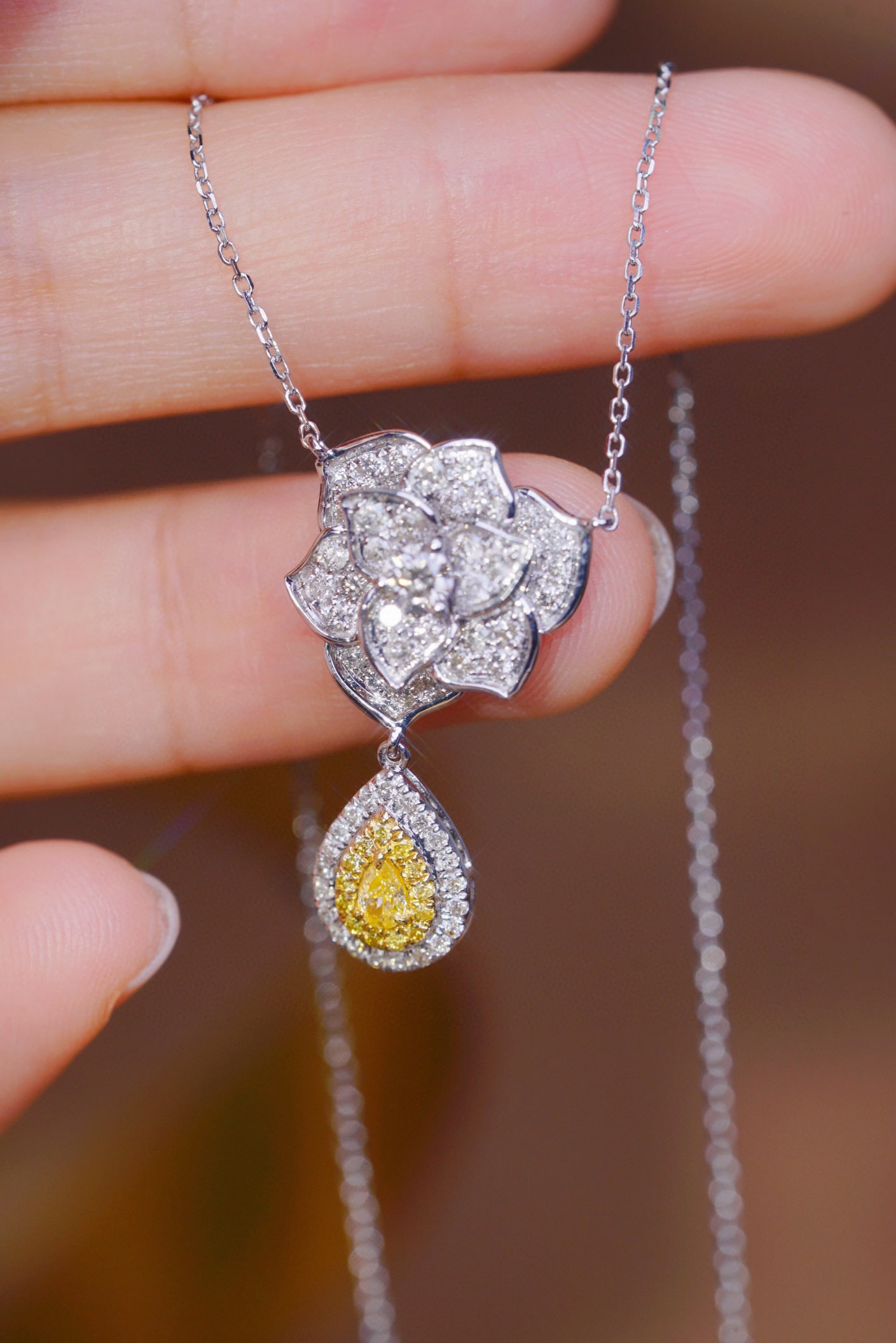 14k Gold 0.75 Ctw Natural Yellow Diamond & Diamond Necklace - 6