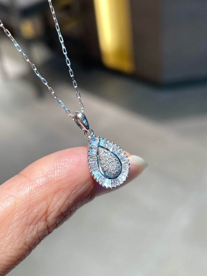 14k Gold 0.40 Ct Natural H Diamond Pendant( Without Chain ): Ref:231082408 // gold content:14k gold // main gemstone:diamond // shape:multiple // carat weight:0. 40ct // clarity grade:vs-si // color:h // treatment:natural // Condition: New High Estimate: 2800