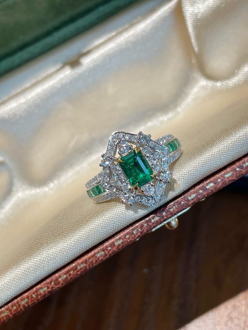 14k Gold 0.78 Ct Vivid Green Natural Emerald & Diamond Ring - 2
