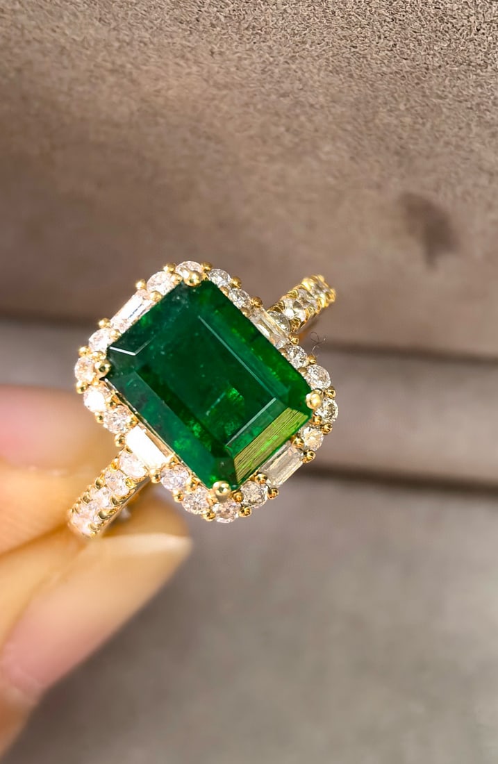 14k Gold 3.41 Ctw Vivid Green Natural Emerald & Diamond Ring - 2