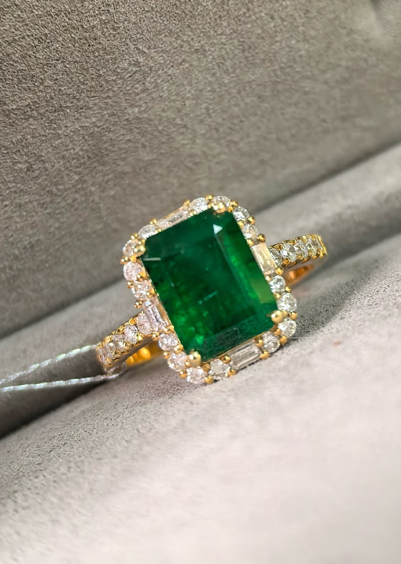 14k Gold 3.41 Ctw Vivid Green Natural Emerald & Diamond Ring - 6