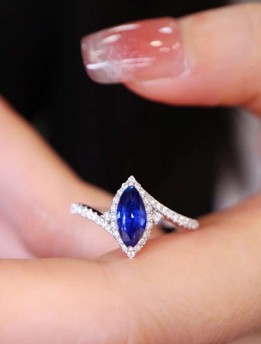 14k Gold 1.28 Ctw Natural Sapphire & Diamond Ring: Ref:231082427 // gold content:14k gold // ring size:7. 25us // // main gemstone:sapphire // shape:marquise // carat weight:1. 05ct // color:royal blue // treatment:natural // // adjacent gemstone 2 :