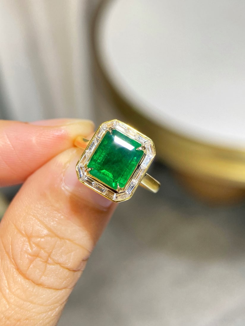 14k Gold 3.20 Ctw Vivid Green Natural Emerald & Diamond Ring - 2