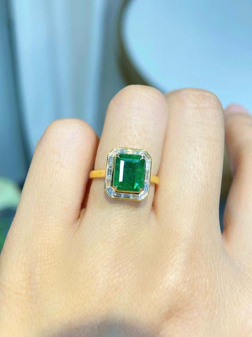 14k Gold 3.20 Ctw Vivid Green Natural Emerald & Diamond Ring - 4