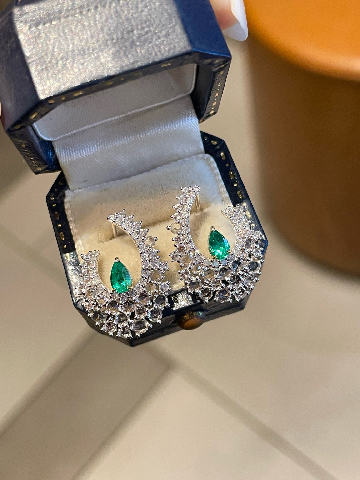 14k Gold 2.12 Ctw Natural Emerald & Sapphire Earrings - 5