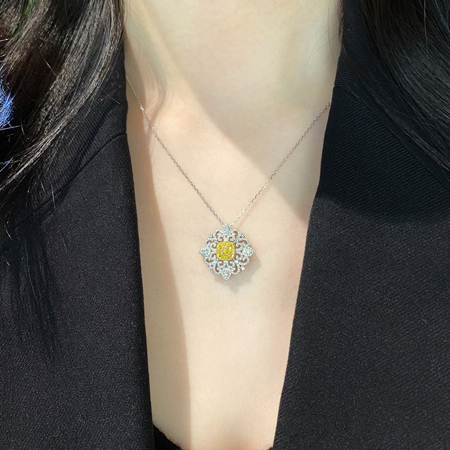 14k Gold 1.05 Ctw Natural Yellow Diamond & Diamond Pendant( Without Chain ) - 4