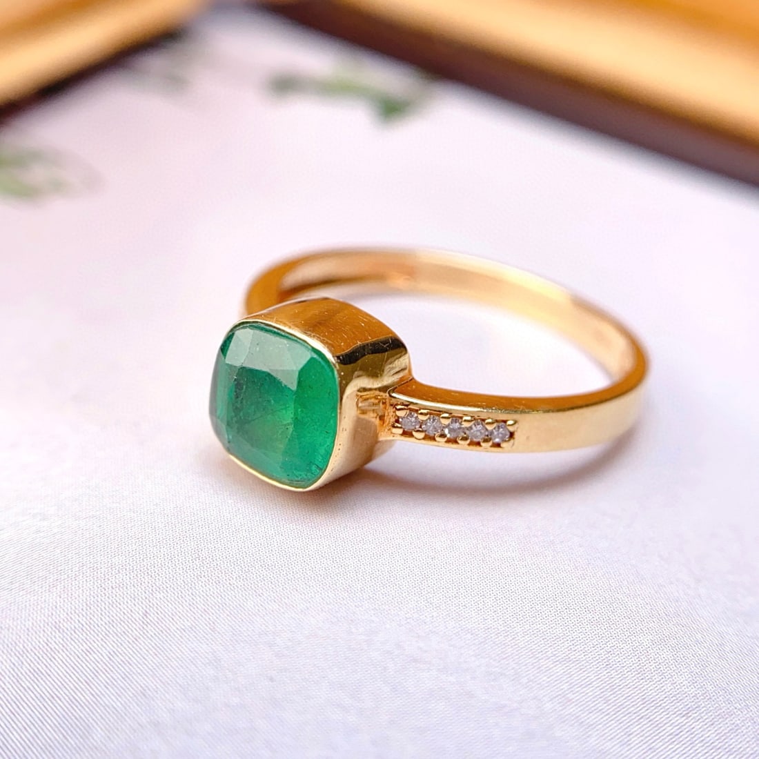 14k Gold 1.45 Ct Natural Emerald & Diamond Ring - 2