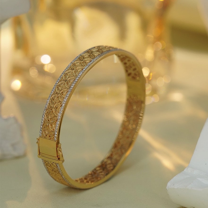 14k Gold 0.9 Ct Natural H Diamond Bangle - 2