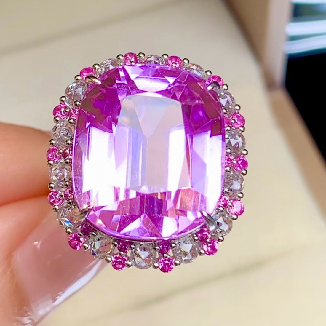 14k Gold 25.8 Ct Natural Kunzite & Sapphire Ring - 2