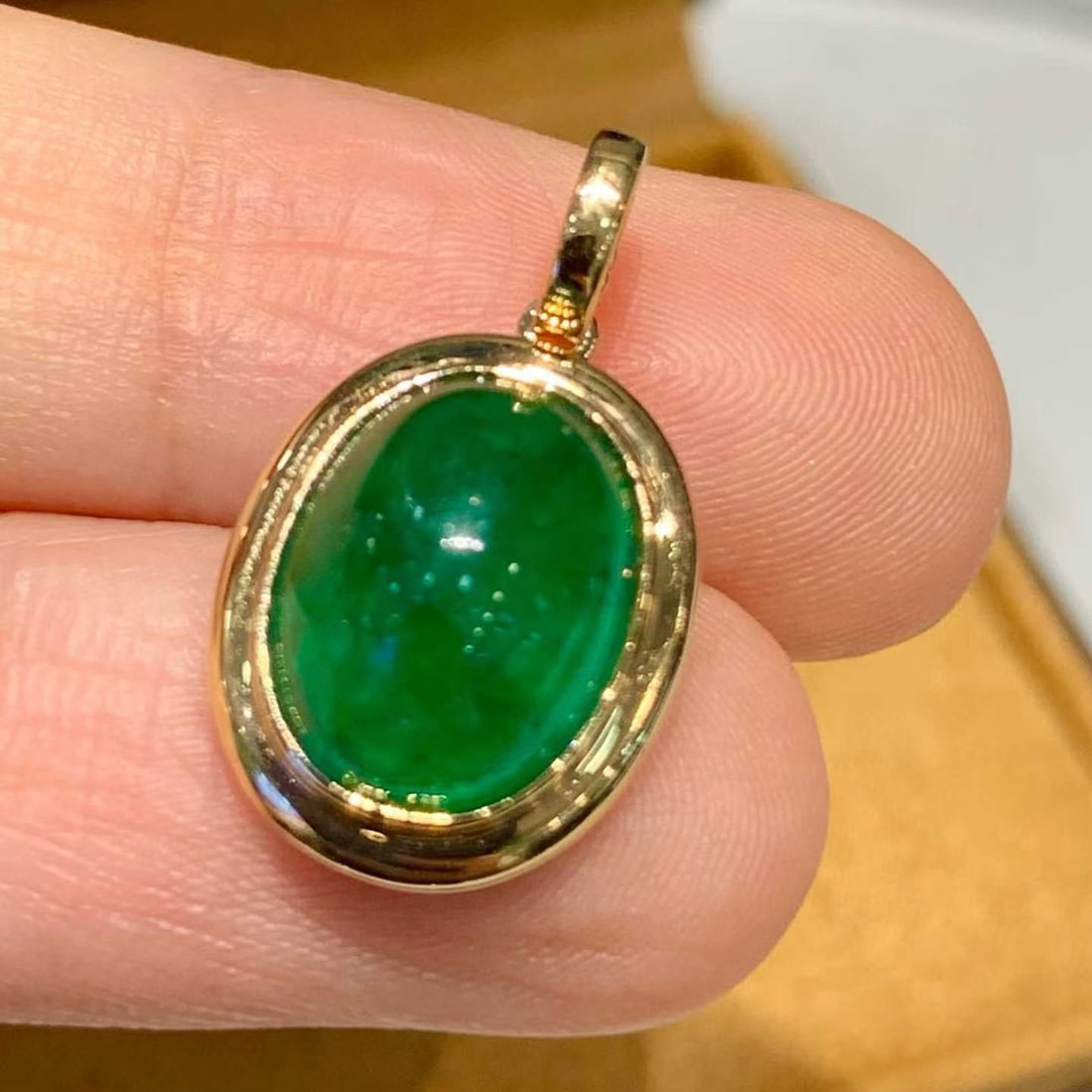 14k Gold 4.05 Ct Natural Emerald Pendant( Without Chain ) - 2