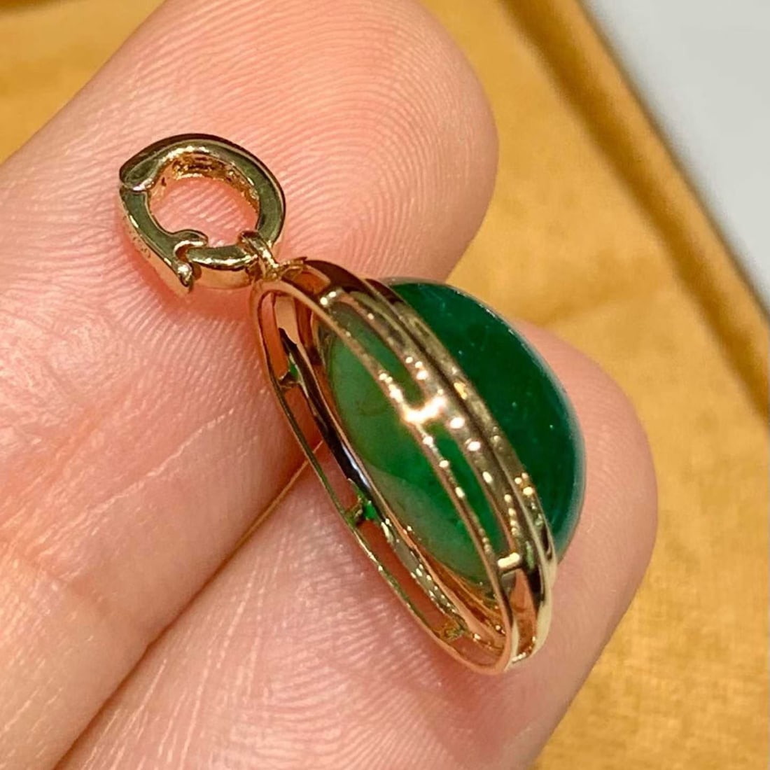 14k Gold 4.05 Ct Natural Emerald Pendant( Without Chain ) - 3