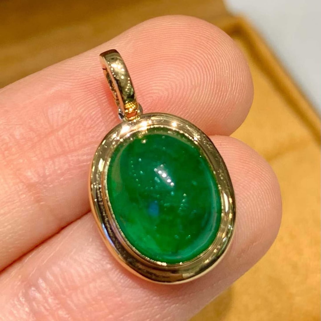 14k Gold 4.05 Ct Natural Emerald Pendant( Without Chain ) - 5