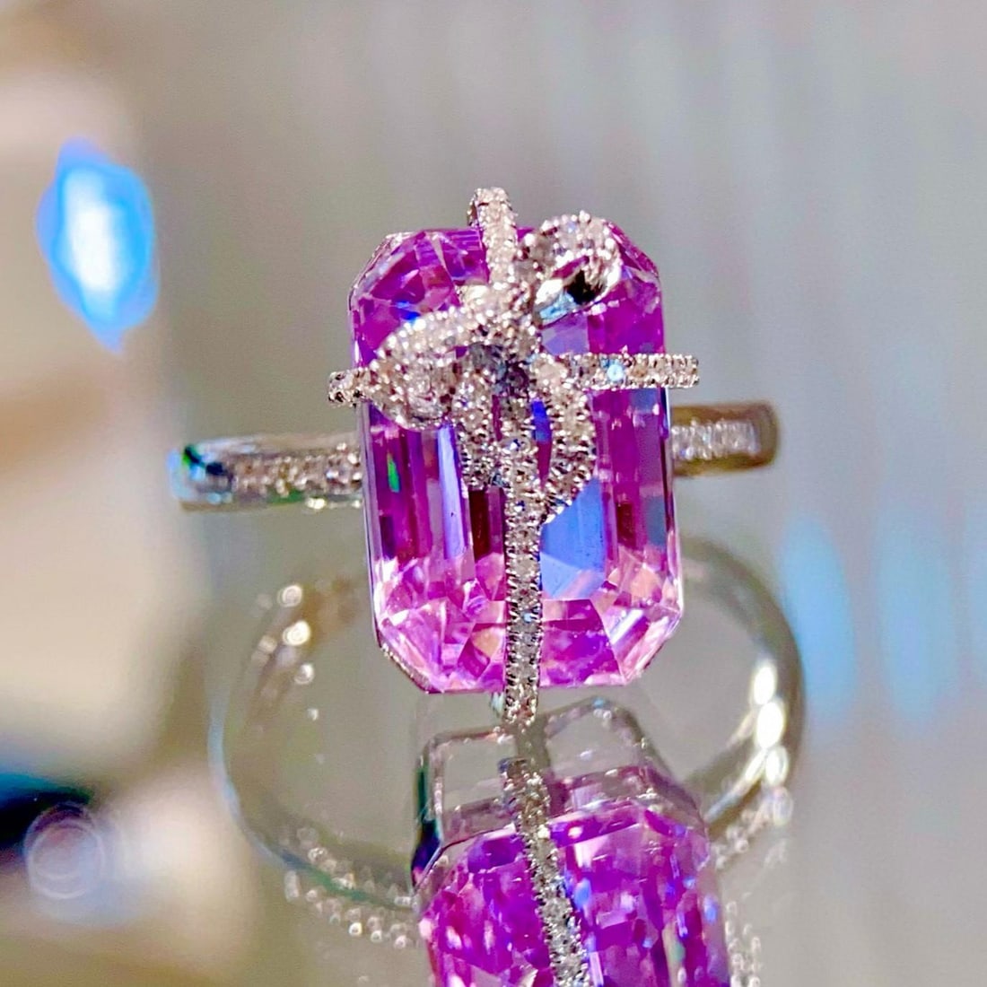 14k Gold 9.35 Ct Natural Kunzite & Diamond Ring - 2