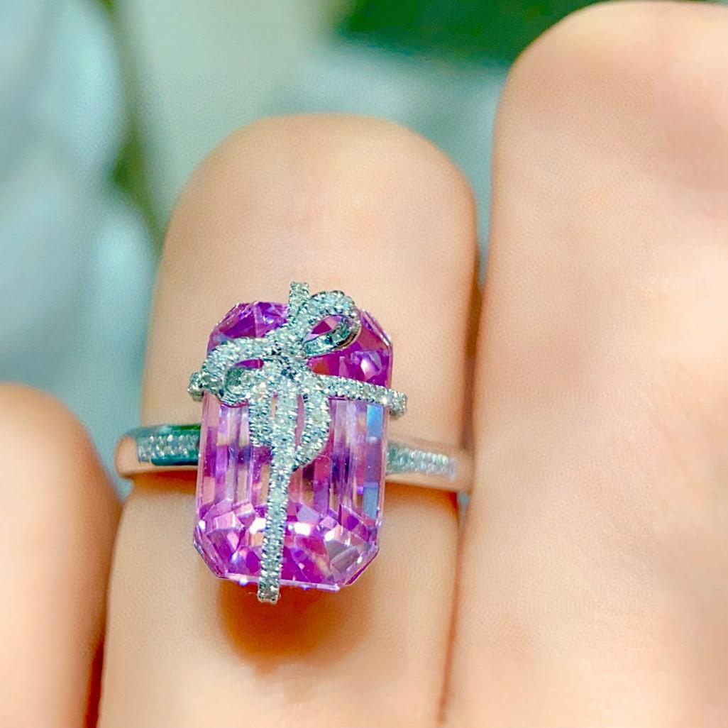14k Gold 9.35 Ct Natural Kunzite & Diamond Ring - 5