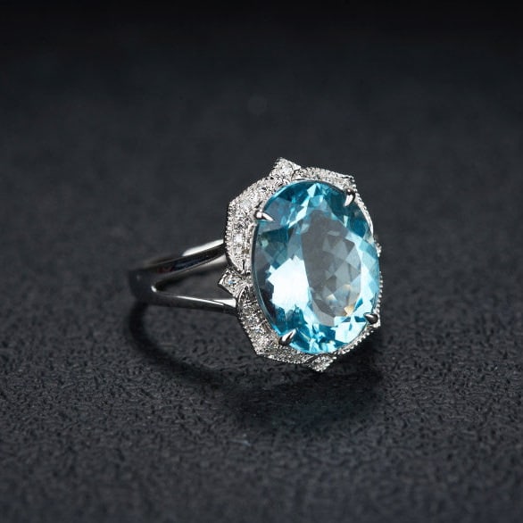 14k Gold 4.8 Ct Natural Aquamarine & Diamond Ring - 2