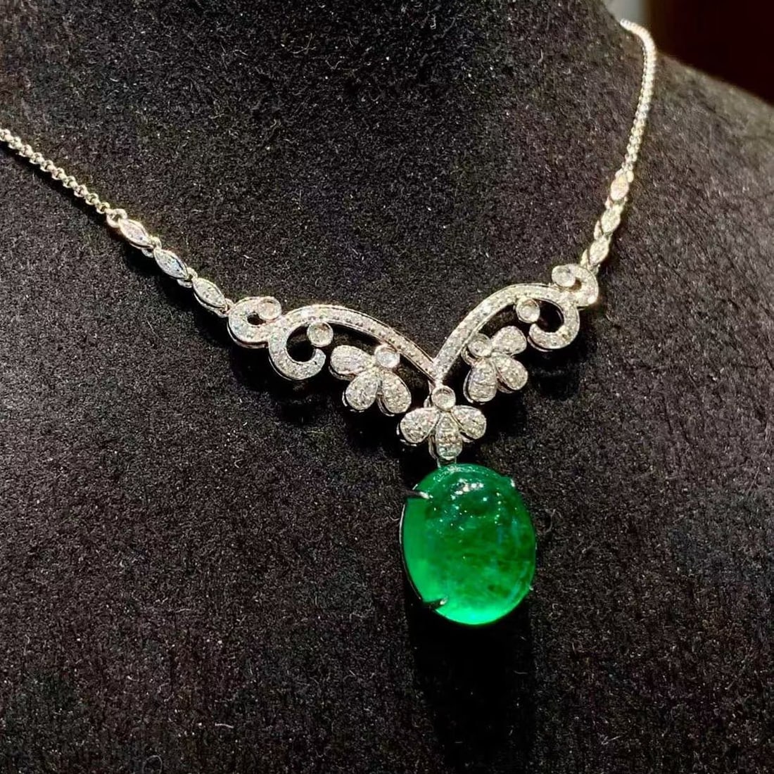 14k Gold 6.6 Ct Natural Emerald & Diamond Necklace - 5