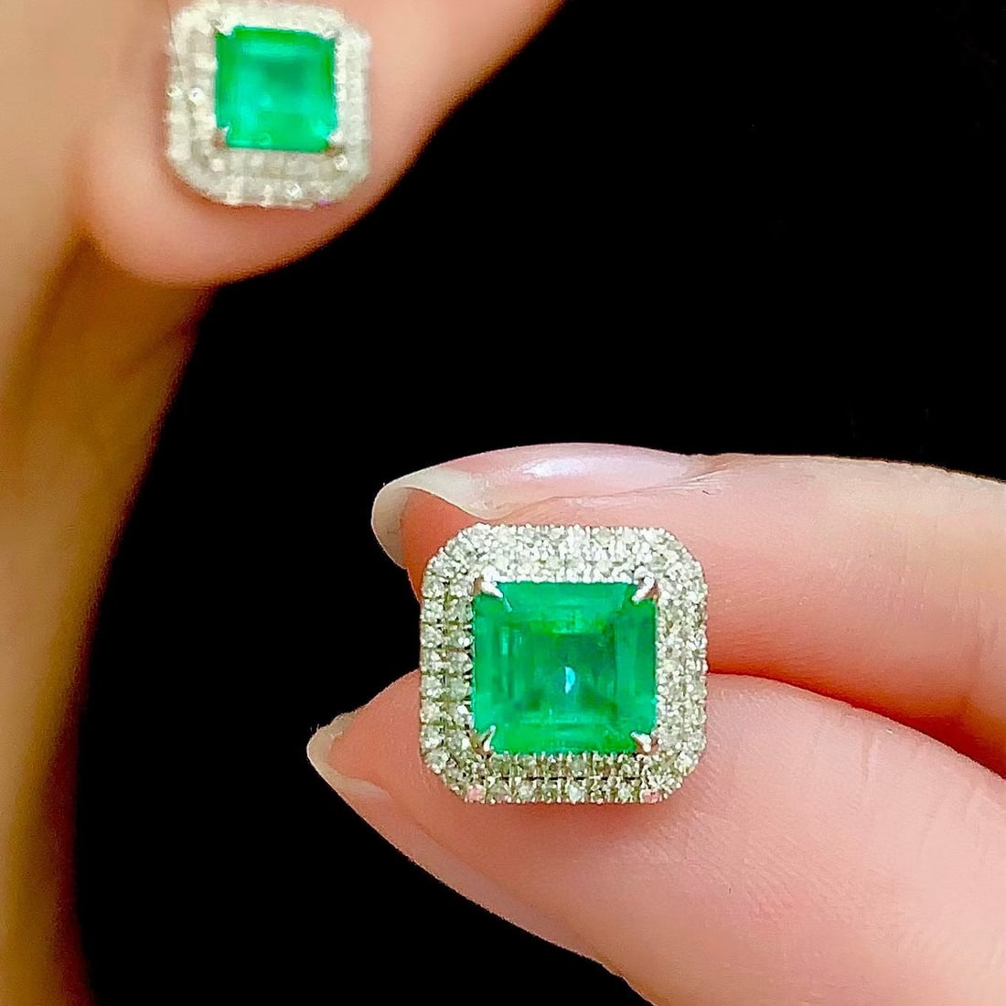 14k Gold 2.45 Ct Natural Emerald & Diamond Earrings - 4