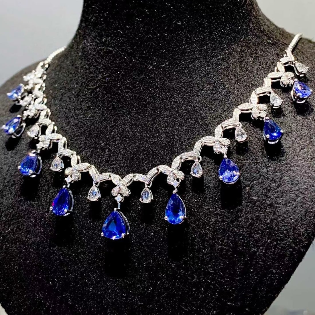 14k Gold 5.5 Ct Natural Sapphire & Diamond & Sapphire Necklace - 3