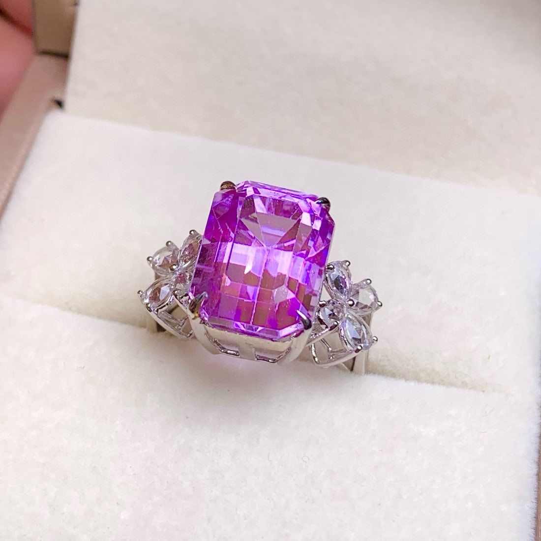14k Gold 11.5 Ct Natural Kunzite & Sapphire Ring - 2