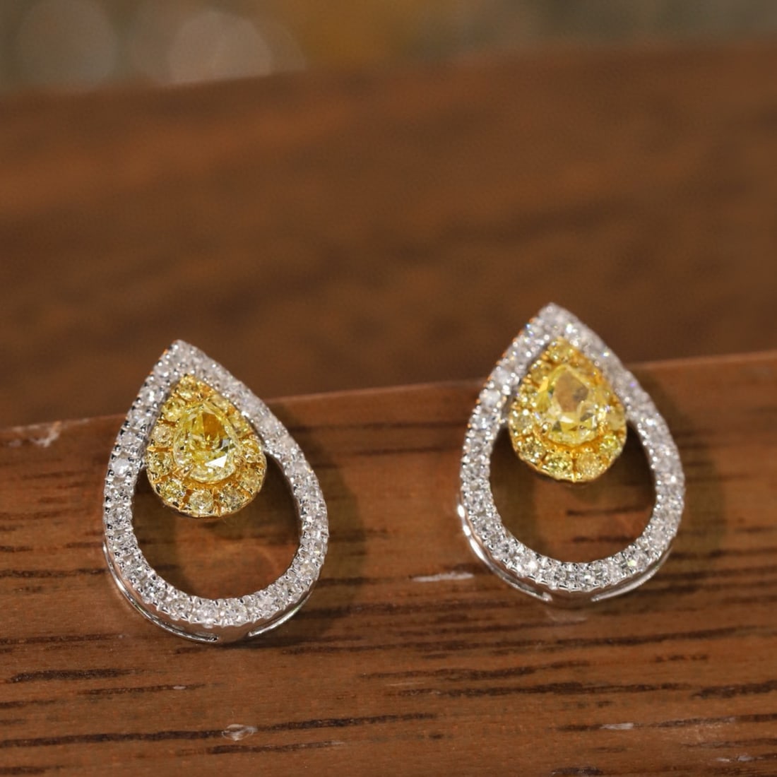 14k Gold 0.40 Ctw Natural Yellow Diamond & Diamond Earrings - 8