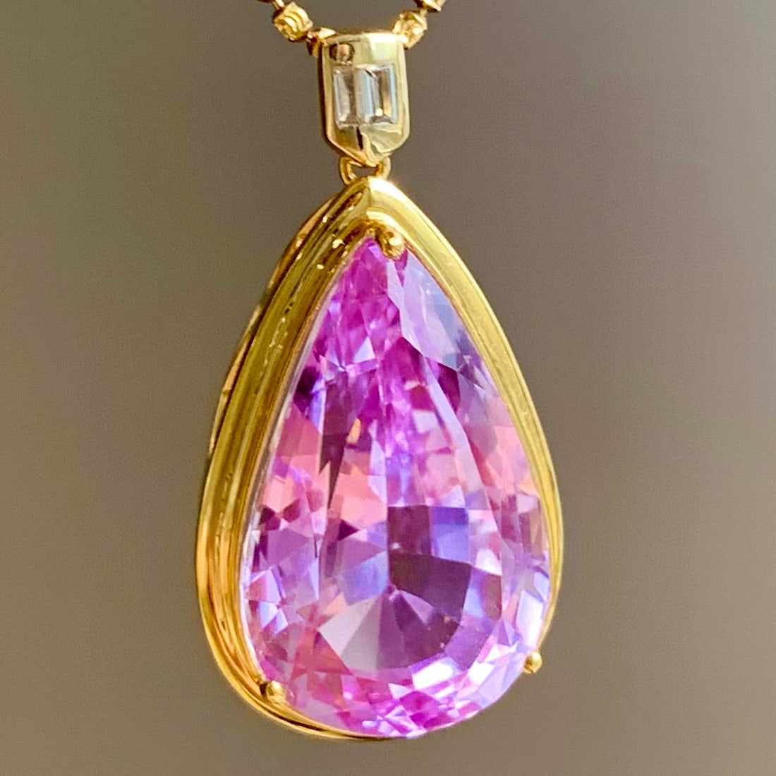 14k Gold 22.6 Ct Natural Kunzite & Sapphire Pendant( Without Chain ) - 2