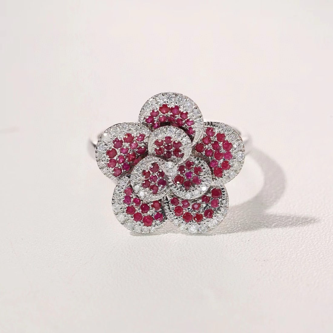 14k Gold 0.80 Ctw Natural Ruby & Diamond & Flowers Ring - 2