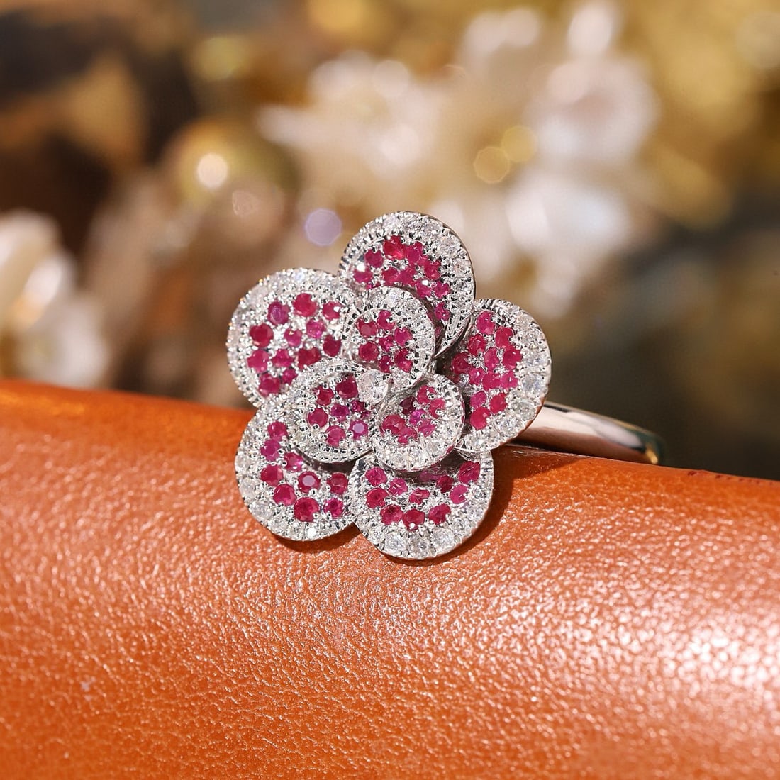 14k Gold 0.80 Ctw Natural Ruby & Diamond & Flowers Ring - 3