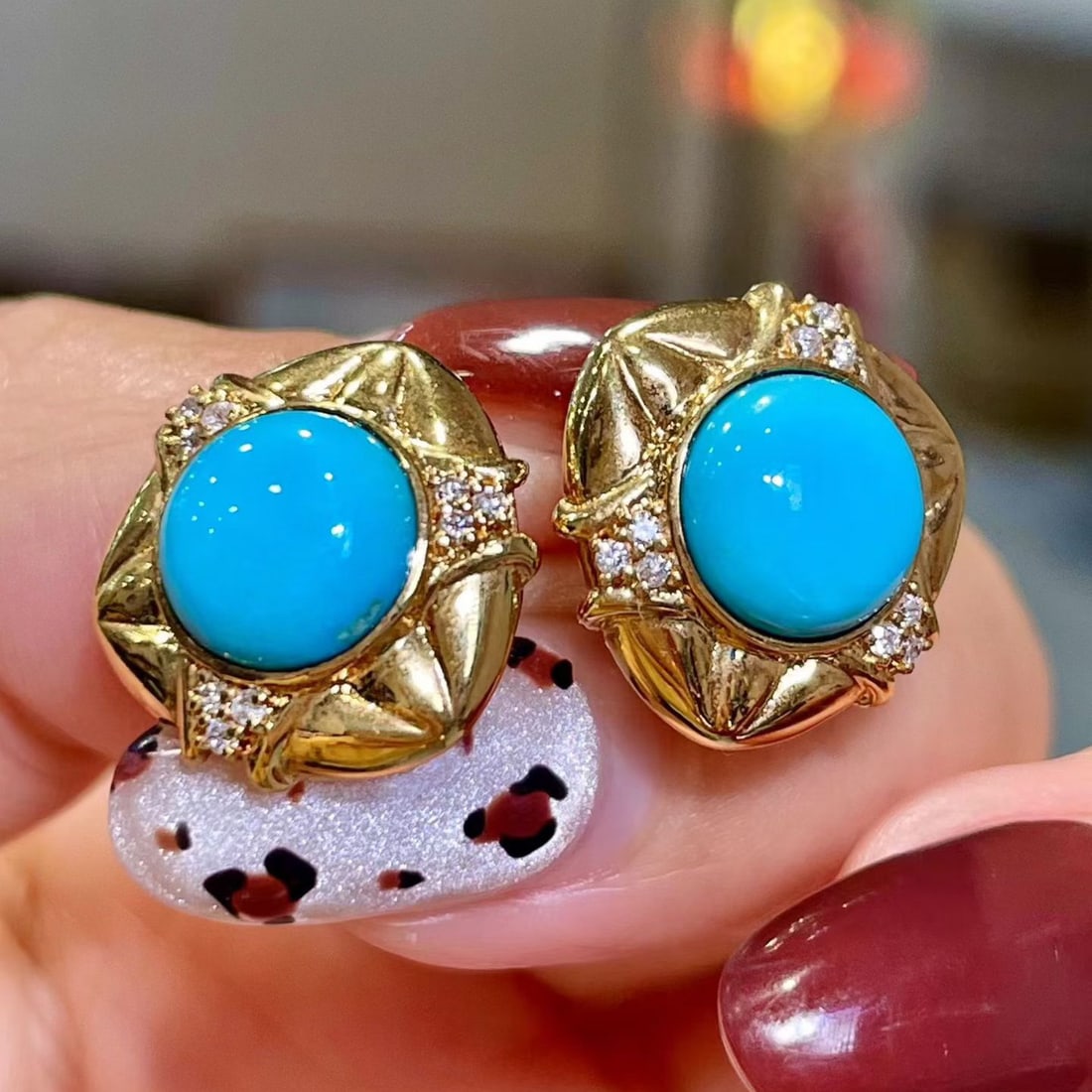 14k Gold 4.19 Ctw Natural Blue Turquoise & Diamond Earrings: Ref:231160158 // gold content:14k gold // main gemstone:blue turquoise // shape:round // carat weight:4. 09ct // color:blue // treatment:natural // cut grade:g // // adjacent gemstone 2 : diamond // s