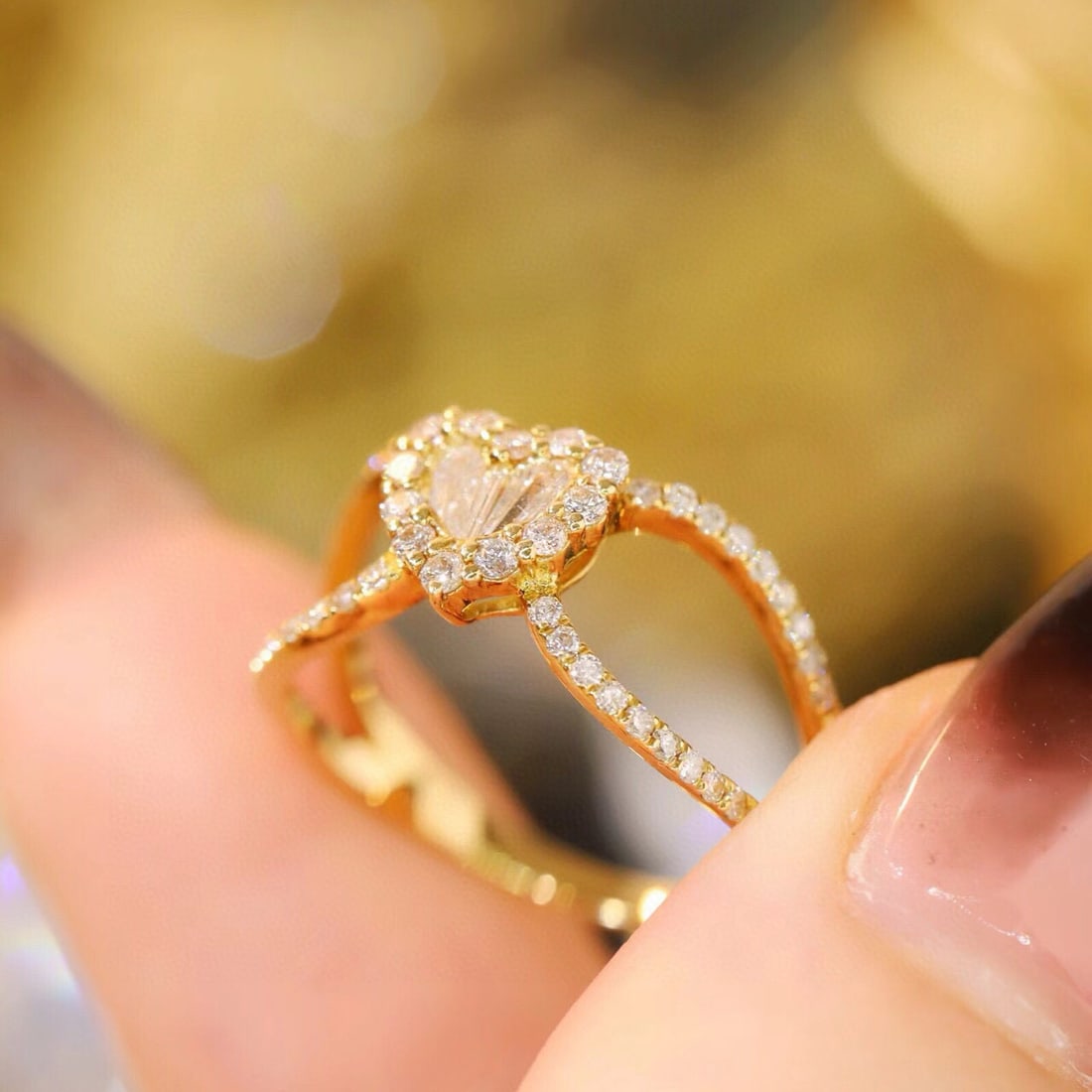 14k Gold 0.6 Ct Natural H Diamond Ring - 7