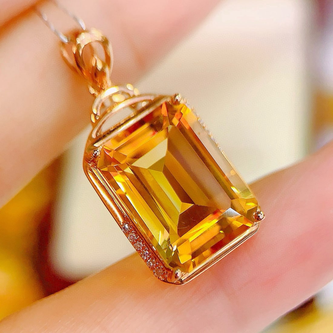 14k Gold 7.68 Ctw Natural Citrine & Diamond Pendant( Without Chain ): Ref:231160210 // gold content:14k gold // main gemstone:citrine // shape:octagonal // carat weight:7. 65ct // color:yellow // treatment:natural // // adjacent gemstone 2 : diamond // number of