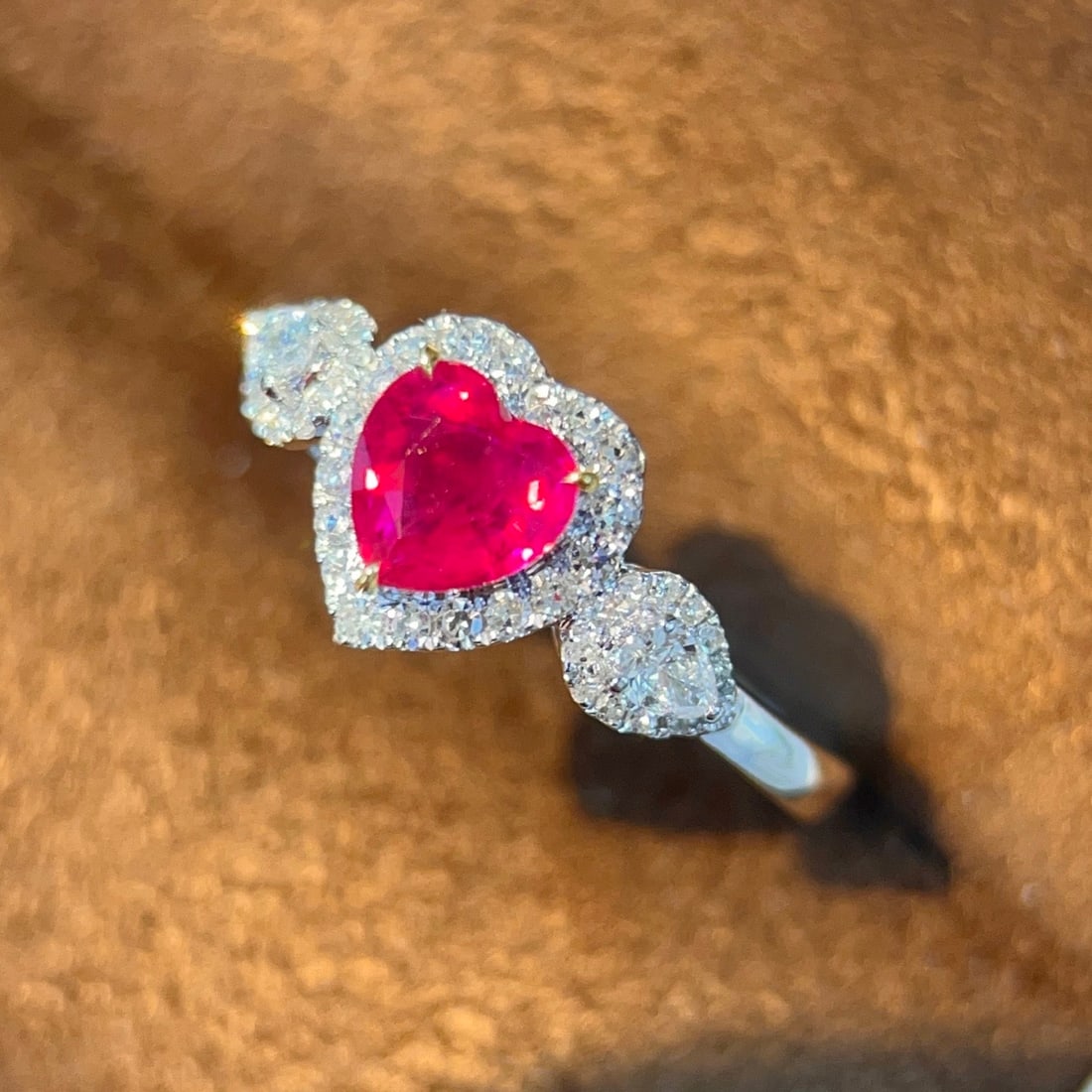 14k Gold 0.91 Ctw Natural Ruby & Diamond Ring: Ref:231160233 // gold content:14k gold // ring size:7. 25us // // main gemstone:ruby // shape:heart // carat weight:0. 70ct // color:red // treatment:natural // // adjacent gemstone 2 : diamond //