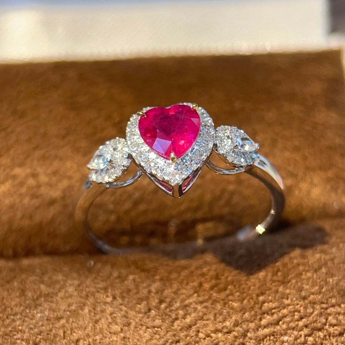 14k Gold 0.91 Ctw Natural Ruby & Diamond Ring - 3