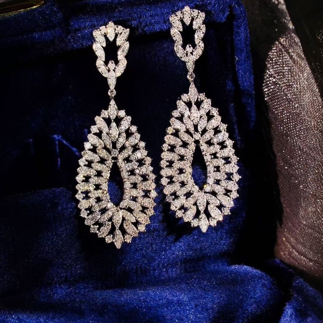 14k Gold 1.2 Ct Natural H Diamond Earrings: Ref:231160240 // gold content:14k gold // main gemstone:diamond // shape:round // carat weight:1. 2ct // clarity grade:vs-si // color:h // treatment:natural // cut grade:g // Condition: New Low
