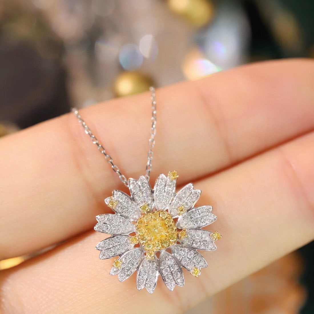 14k Gold 0.70 Ct Natural Color Diamond & Flowers Necklace - 6
